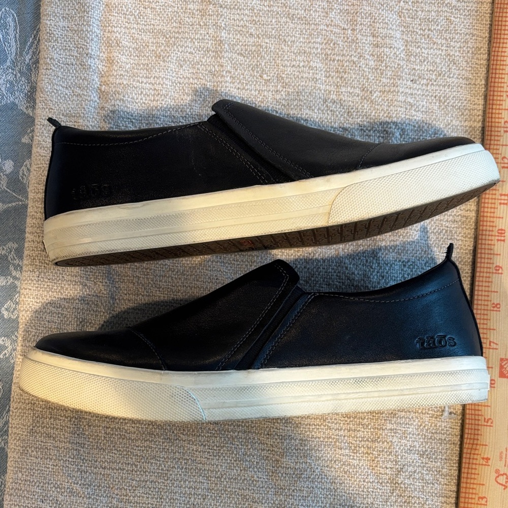 Taos Footwear Slip-On Casual Sneakers in Black
